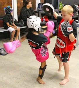 childrens in muay thai